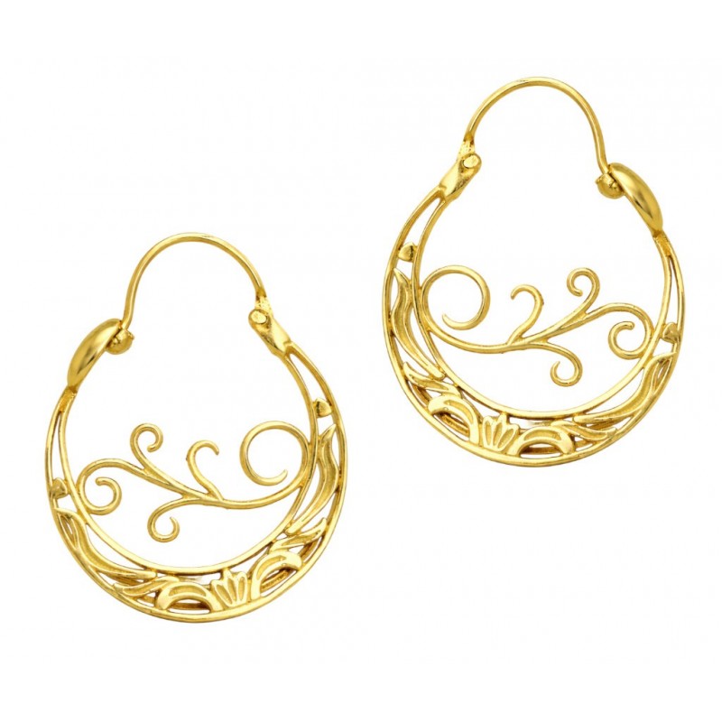 Pendiente grande con cierre media esfera y calado bañado en oro, con Inspiración   de la naturaleza