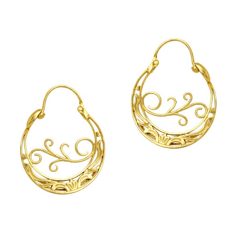 Pendiente grande con cierre media esfera y calado bañado en oro, con Inspiración   de la naturaleza