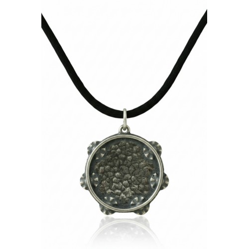 Colgante  pequeño en plata envellecida