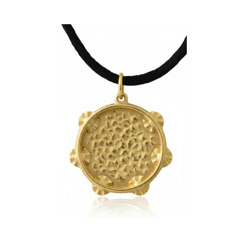 Colgante pequeño bañado en oro